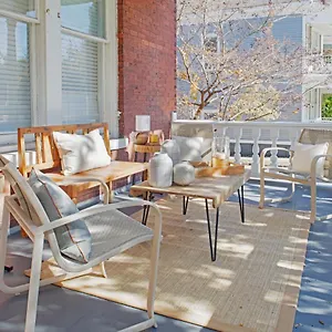 Apartment Beautiful Brick 2 Bedroom